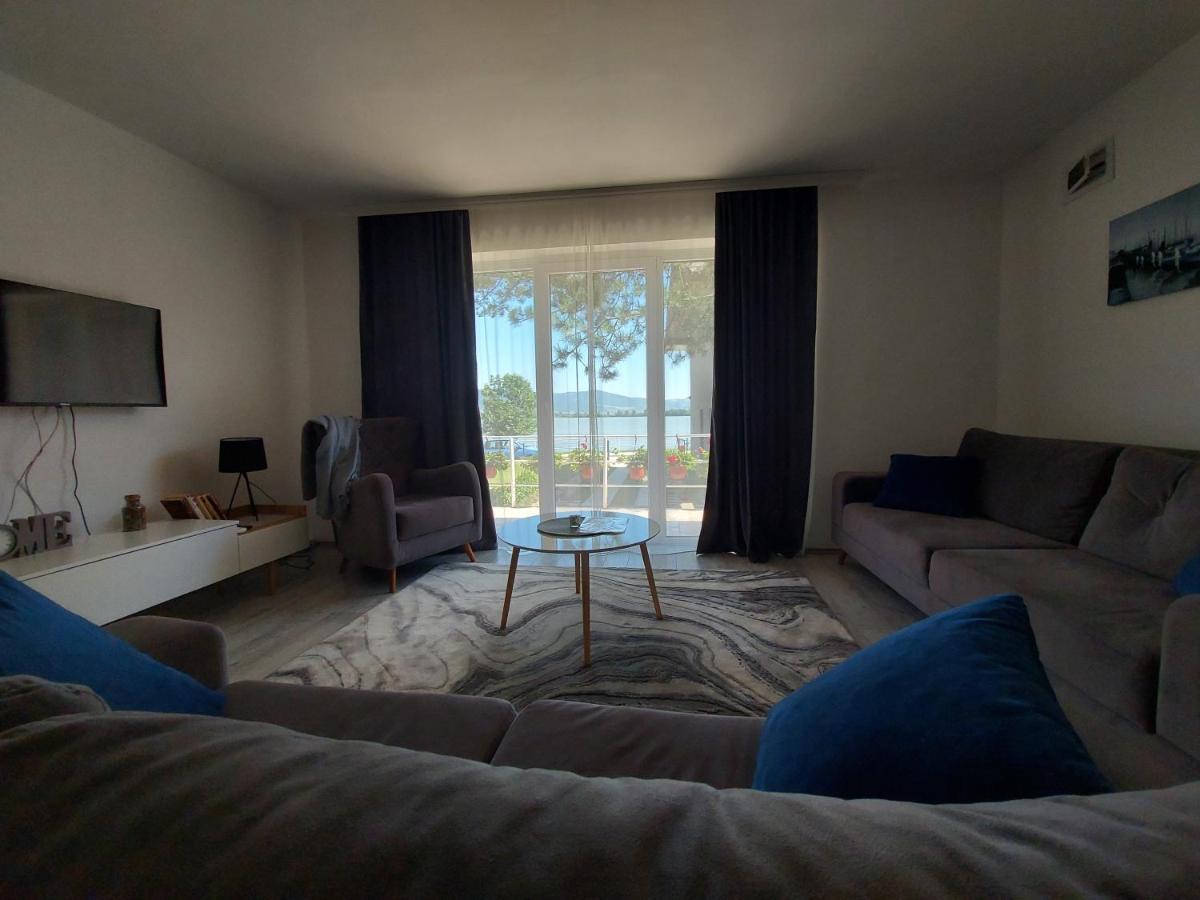 Fenix Apartment & Rooms Vinci Exterior photo