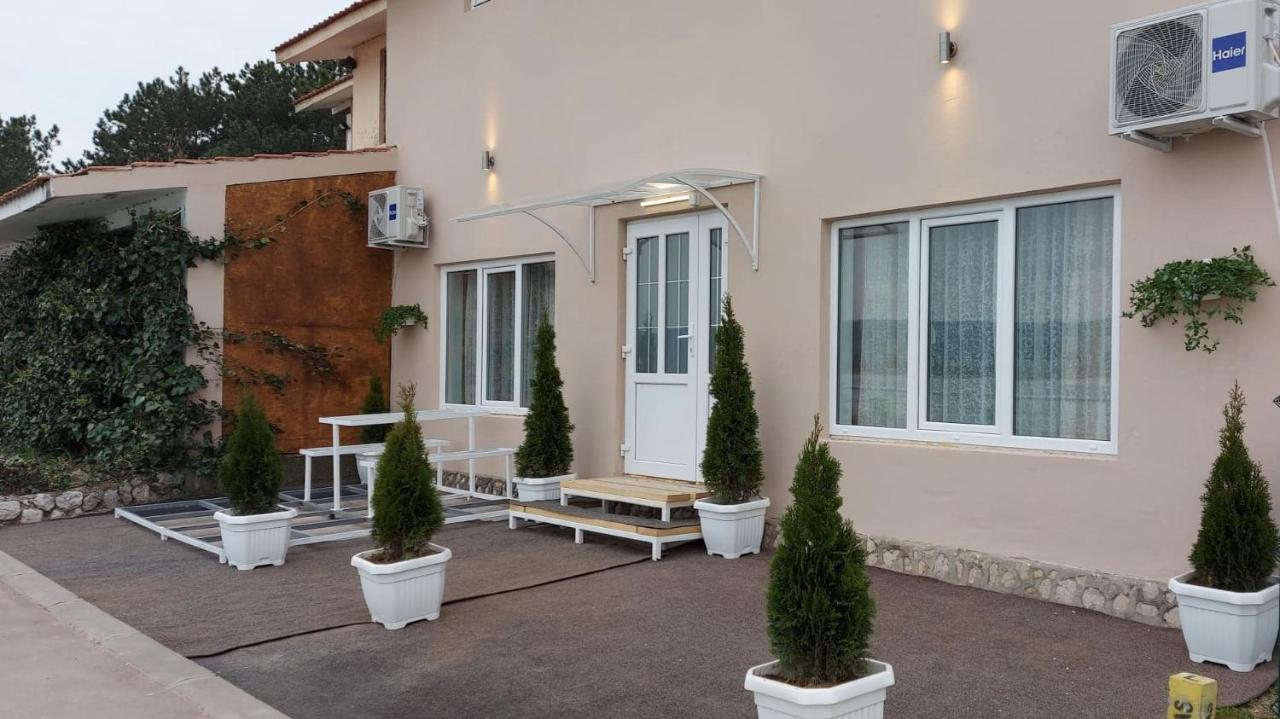 Fenix Apartment & Rooms Vinci Exterior photo